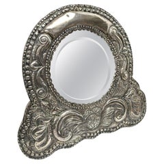 Antica cornice da tavolo peruviana in argento sterling rivestita di repousse