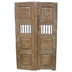 Puerta de Madera Tallada a Mano de Orissa del Siglo XIX con Decoración de Animales