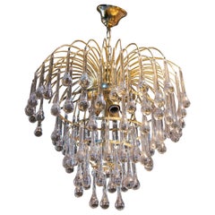 Lampada con struttura in metallo dorato e cristalli a forma di goccia d'acqua