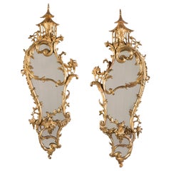 Paire de miroirs en bois doré sculpté de style "Chippendale chinois" du 19e siècle