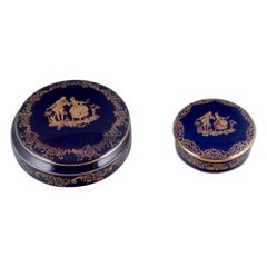Limoges, France. Two round covered jars / boxes in porcelain.