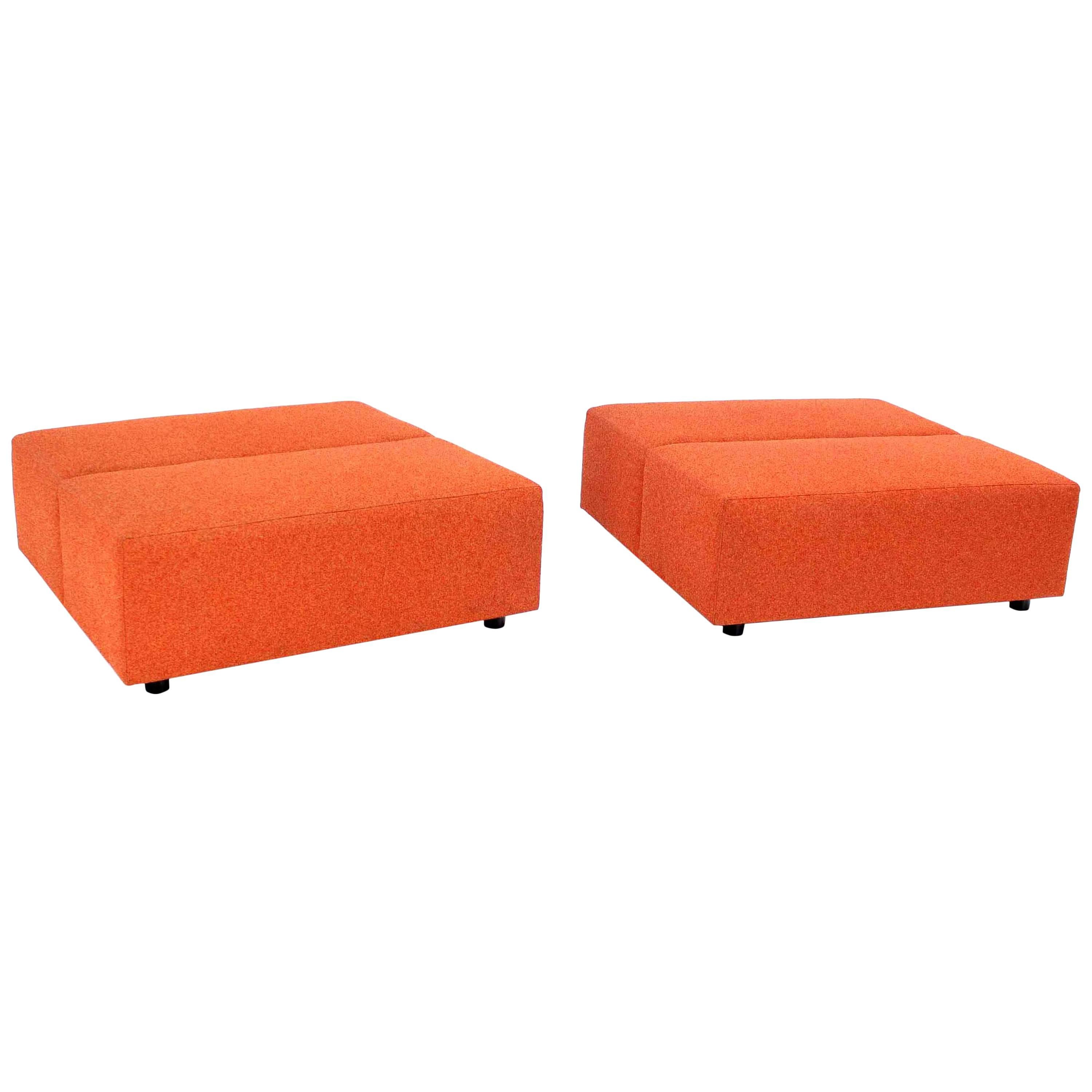 Paire de grands bancs carrés surdimensionnés en tapisserie orange 4x4 par Steelcase Sofa
