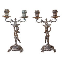 Pareja de candelabros de querubines alemanes WMF bañados en plata de finales del siglo XIX Jugendstil