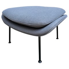 Womb Chair, Ottomane mit schwarzem Sockel, Eero Saarinen für Knoll