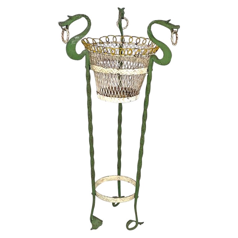 Portavaso italiano in ferro battuto verde Art Nouveau con draghi decorativi 1900s