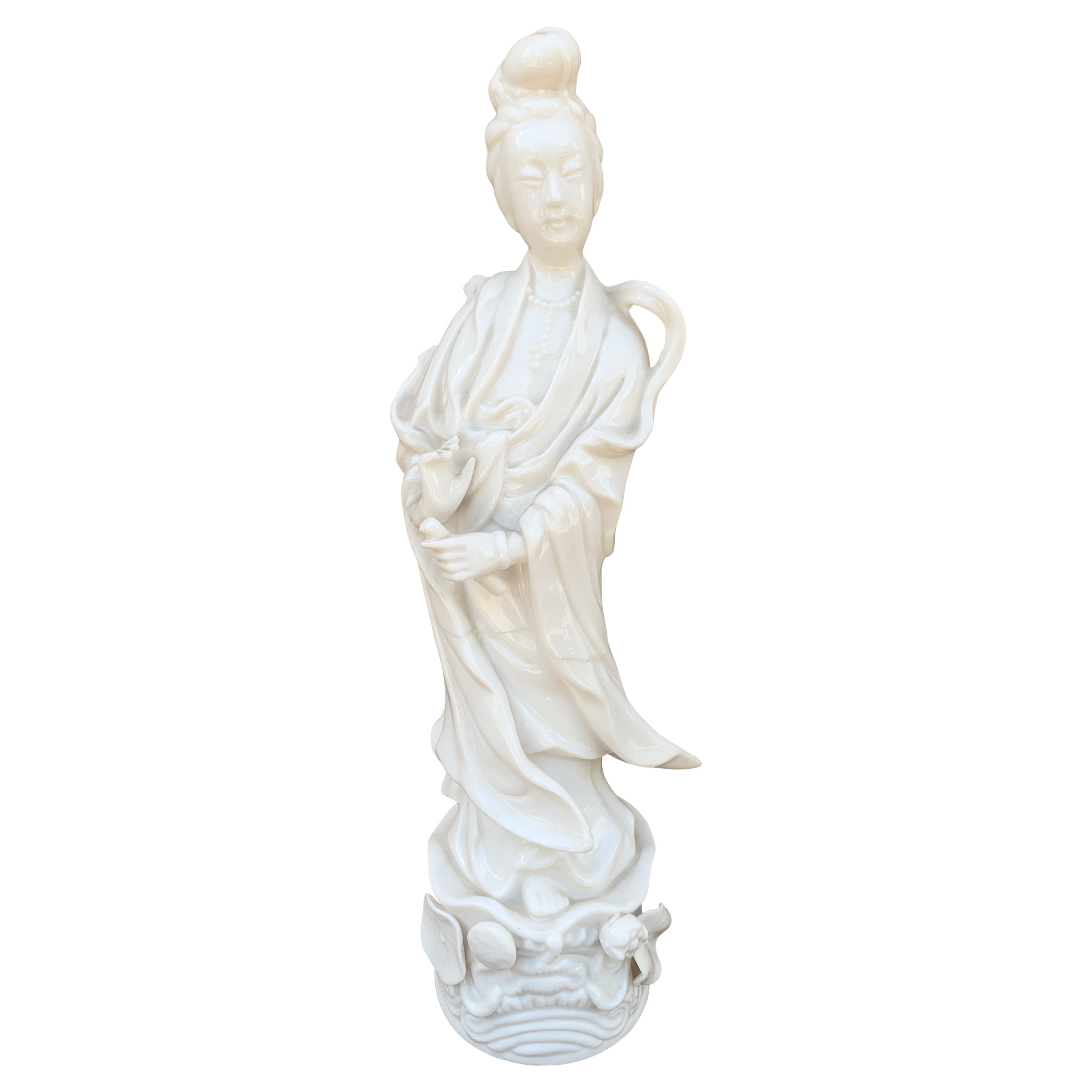 Blanc De Chine Chinoiserie-Porzellanfigur von Quanyin aus Quanyin