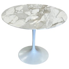 Table Tulipe Eero Saarinen for Knoll des années 1980 avec plateau en marbre