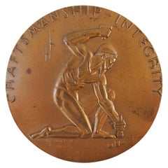 Medallón de Bronce de Mitad de Siglo Estilo Greco Romano