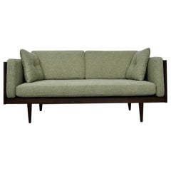 1960's Mid-Century Modern Walnuss Gehäuse Loveseat Sofa