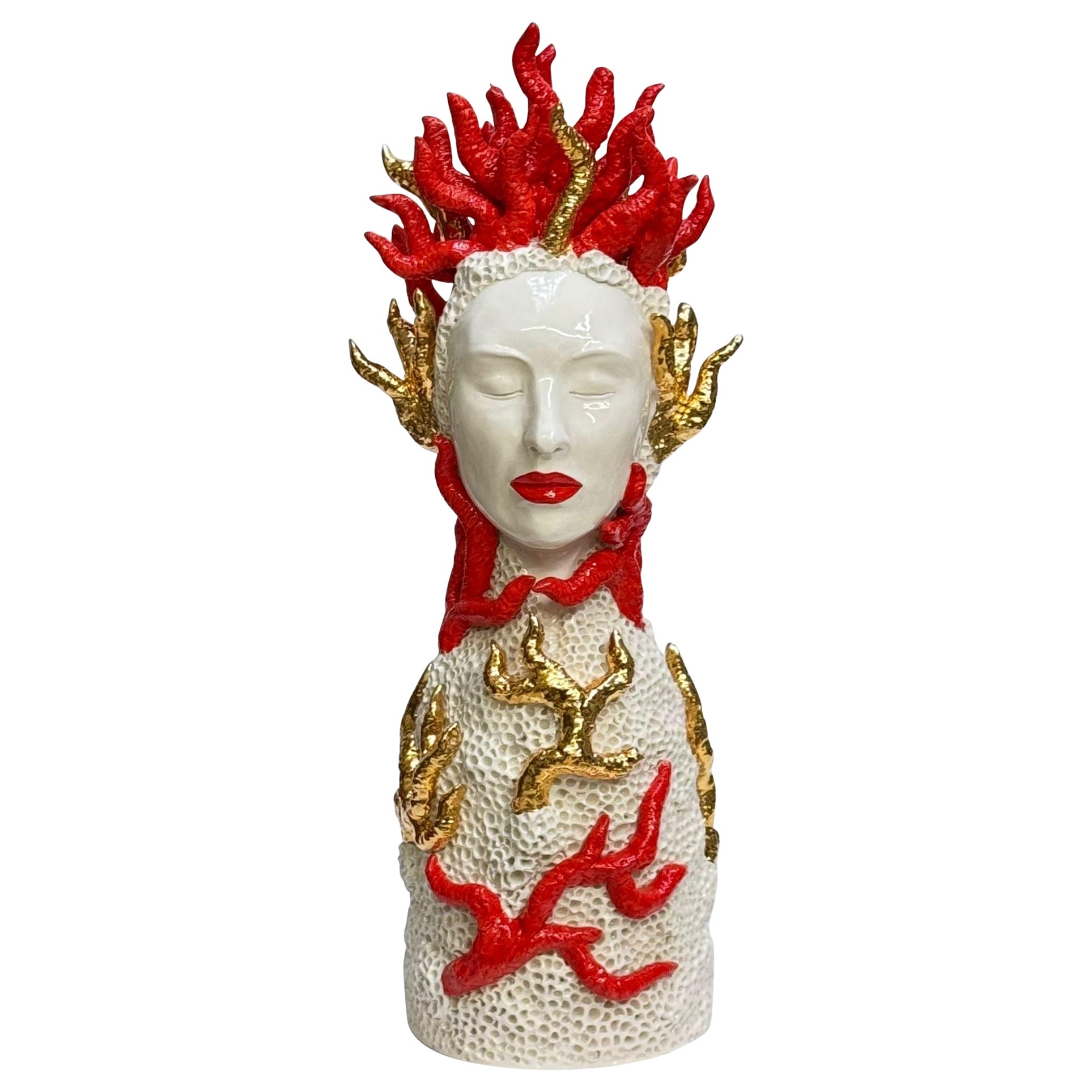 Dama Roja y Dorada. Pieza de arte única. Hecha y pintada a mano. Cerámica 2024 en venta