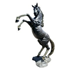 Majestuosa Estatua de Caballo de Bronce