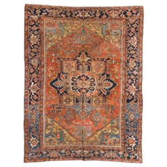 Antique tapis persan Heriz bleu rouille clair, tribal et géométrique, c. 1920