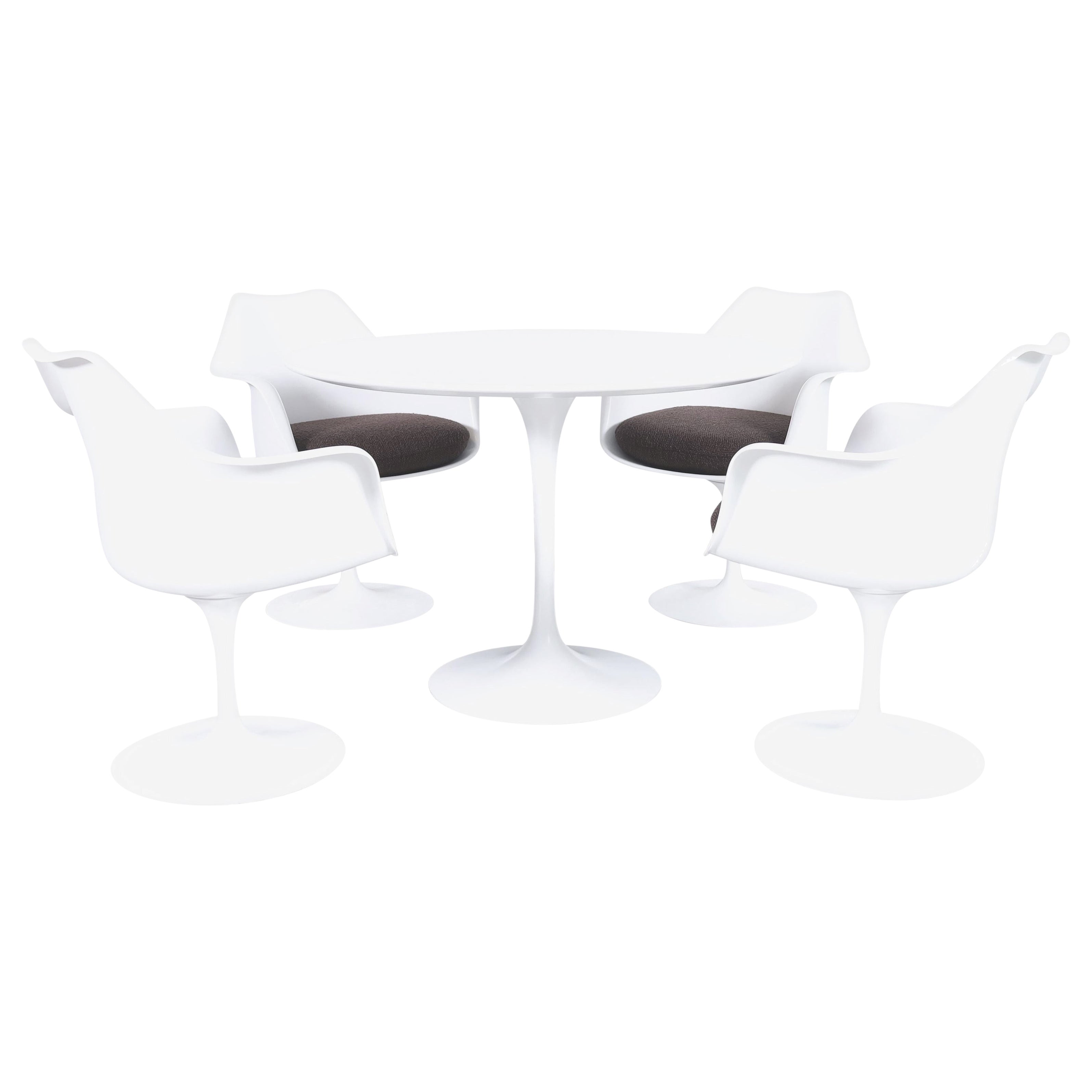 Vintage "Tulip" Dining Room Set by Eero Saarinen for Knoll For Sale