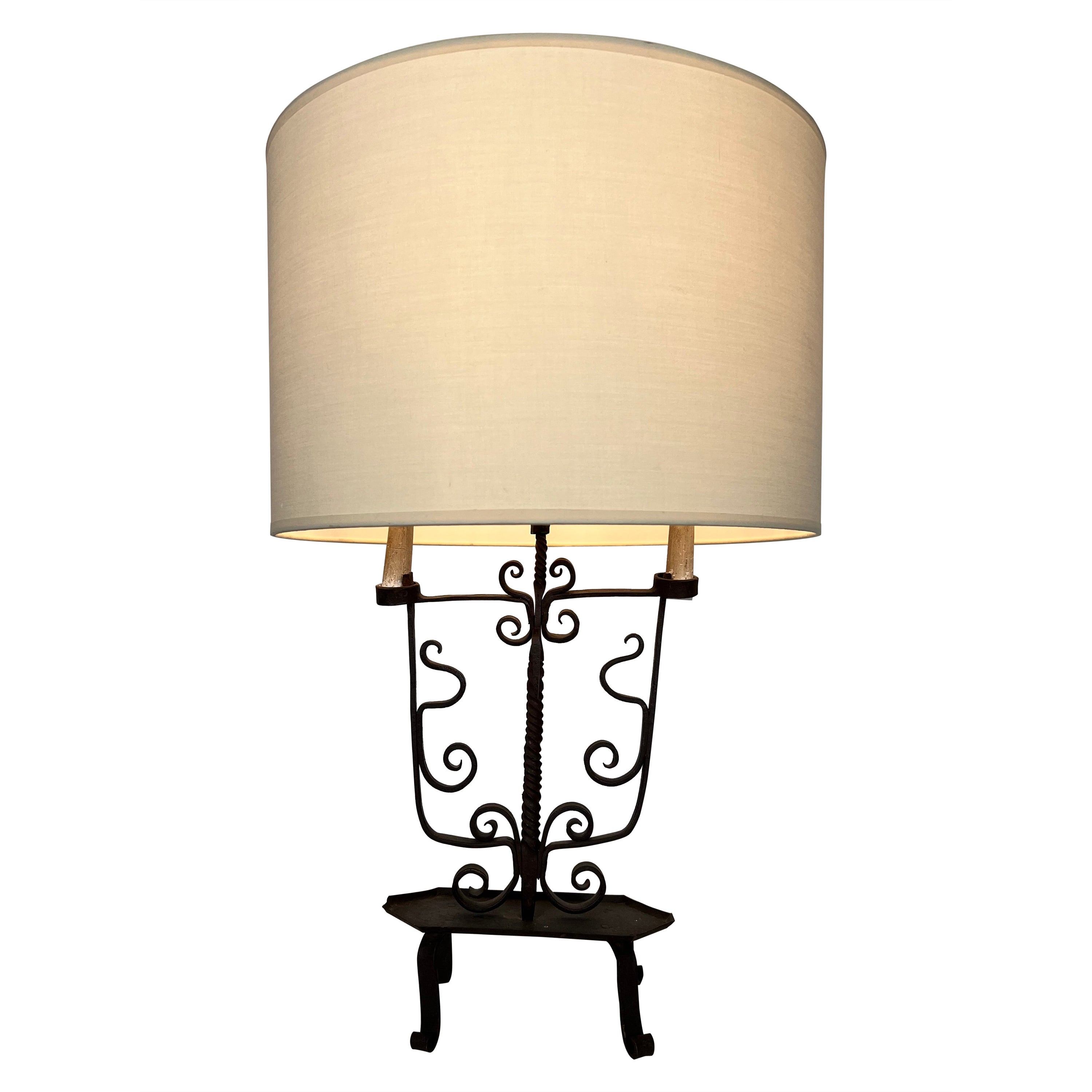 Chandelier en fer forgé à 6 lumières en vente