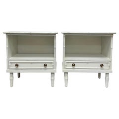 Tables de nuit en faux bambou de style Hollywood Regency et Chippendale chinois