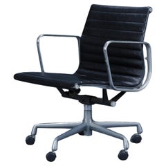 Herman Miller Aluminum Group Management Chair by Charles Eames, c. 1965