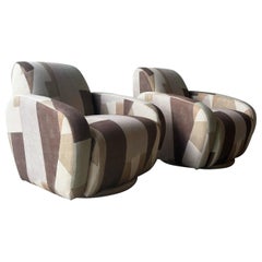 Chaises longues Preview avec nouveau tissu Kelly Wearstler, paire