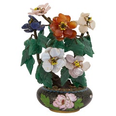 Albero floreale cinese in pietra dura in una fioriera in smalto cloisonné