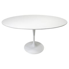 Petite table de salle à manger ou bureau ovale Tulip d'Eero Saarinen pour Knoll