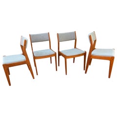 Sedie da pranzo danesi in teak nello stile di Erik Buch