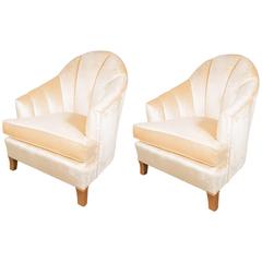 Elegant Pair of Channel-Back Art Deco Club Chairs in Cream Oyster Velvet