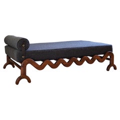 Daybed walnut wide grey boucle