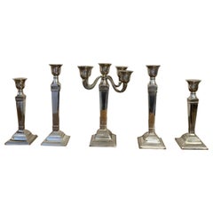Impresionante juego eduardiano antiguo de cinco candelabros plateados