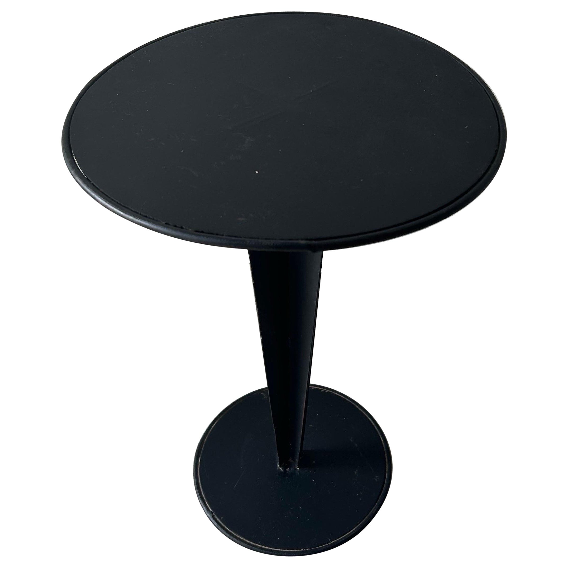 Table de cocktail primitive en métal