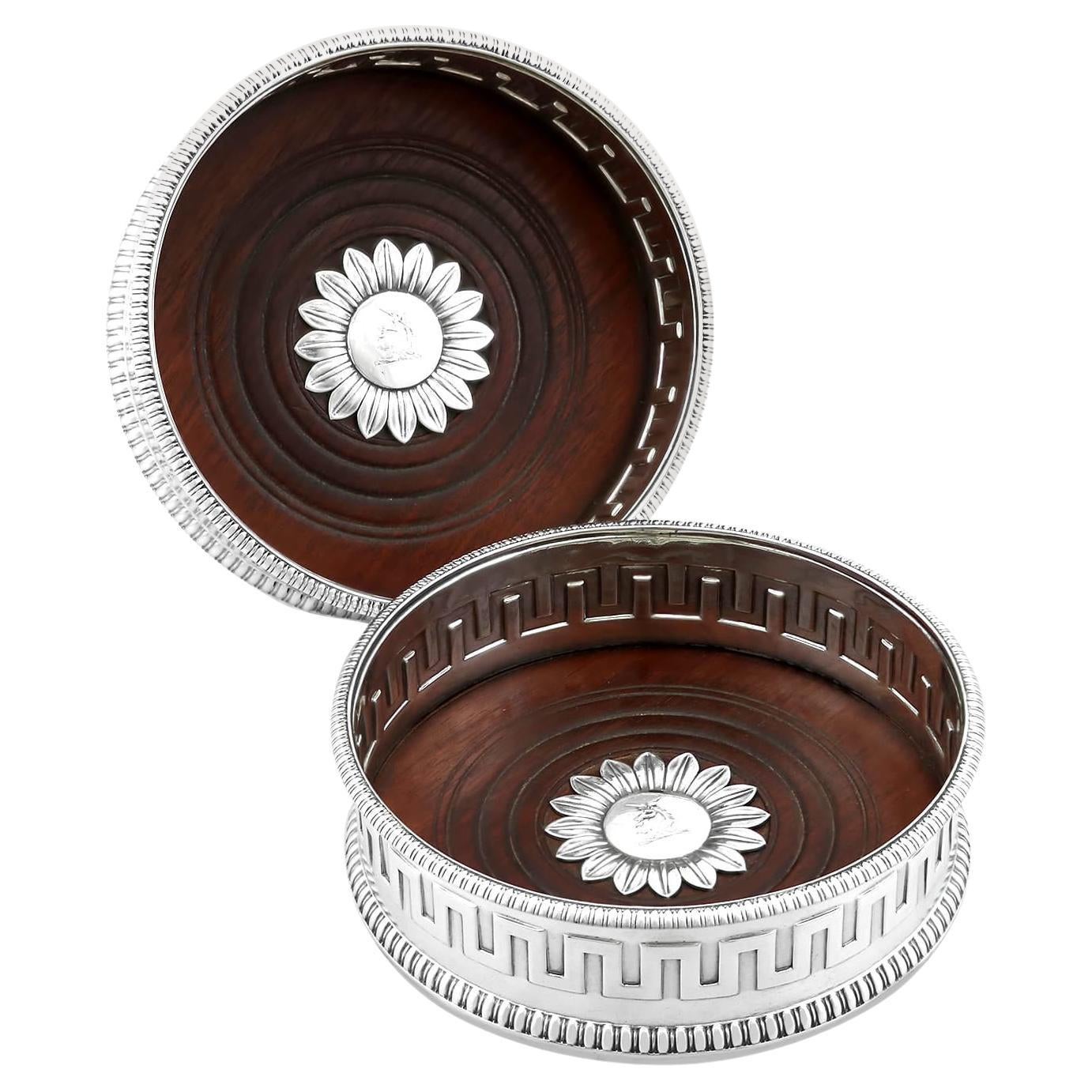 Posavasos antiguo de plata de ley y caoba