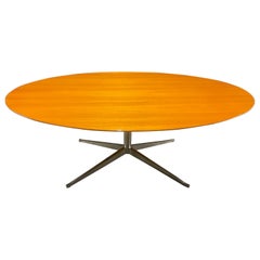 icónica mesa ovalada de nogal florence knoll