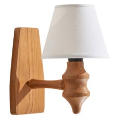 Schwedische Designerin, Wandleuchte, Kiefernholz, Schweden, 1970er Jahre
