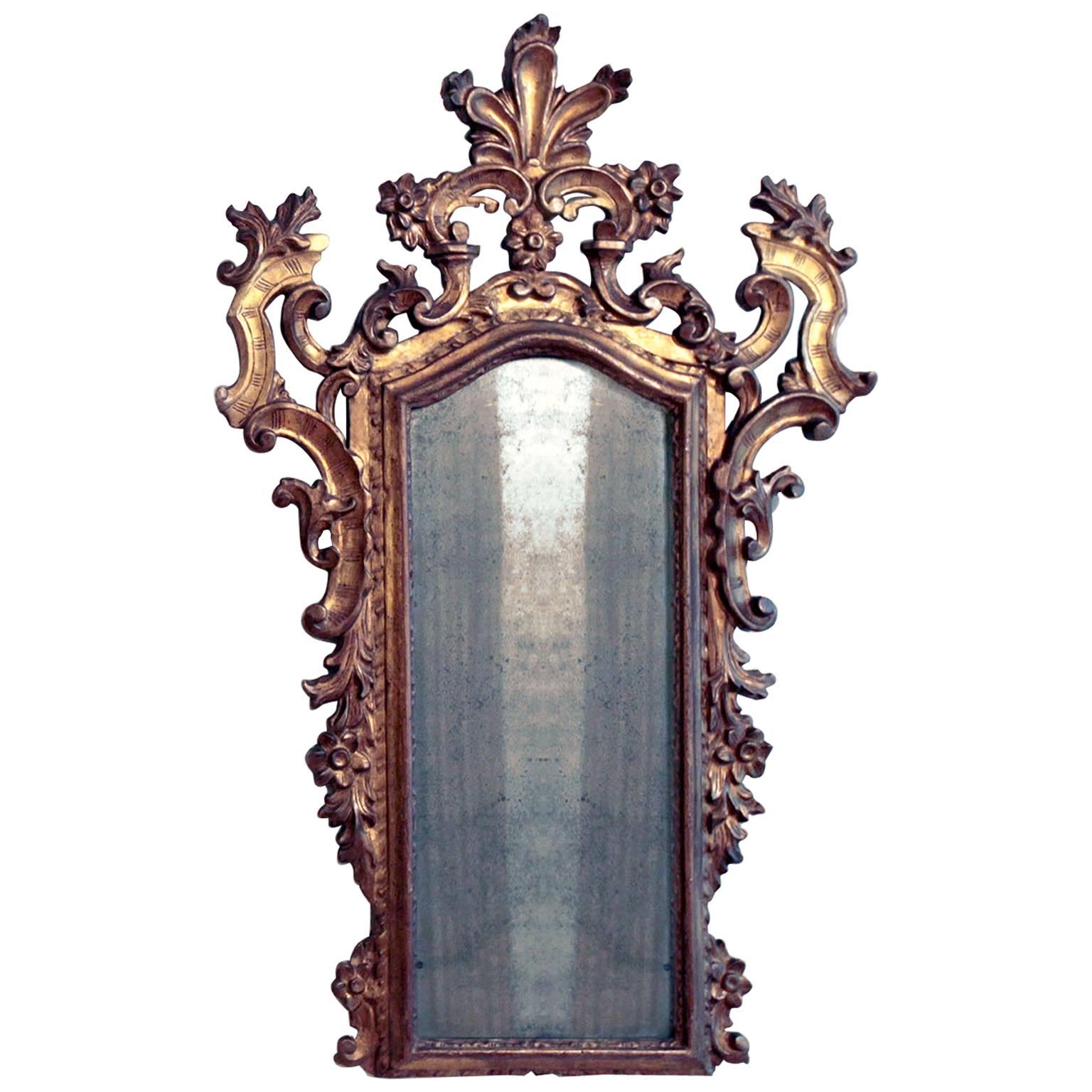 Fine Giltwood 18th Century Carved Mirror For Sale