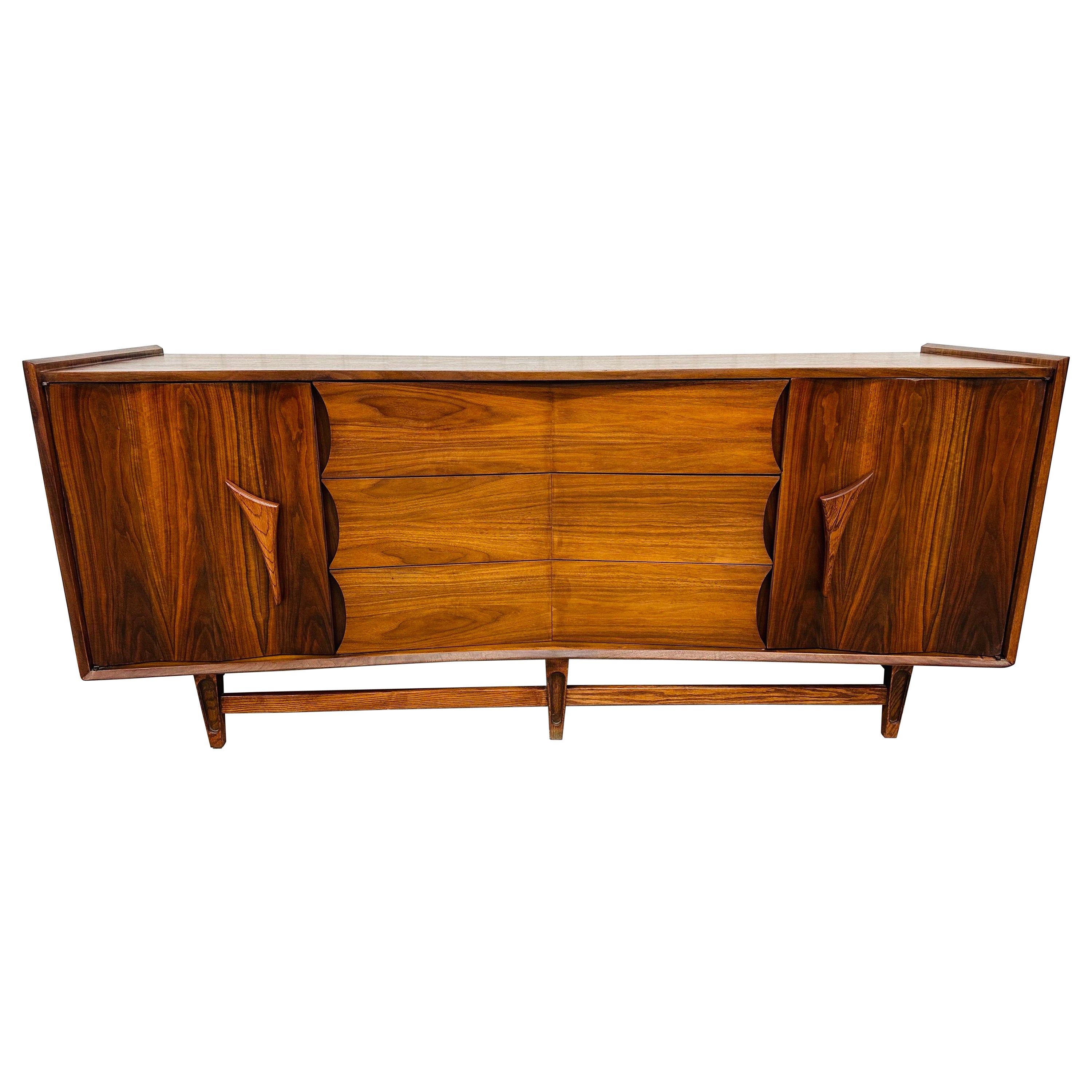 Mid-Century Modern Kagan Style 9-Drawer Dresser