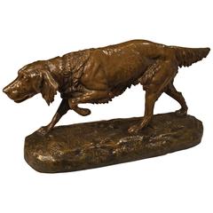 Grande statue de chien de chasse en bronze ancien:: C. Masson