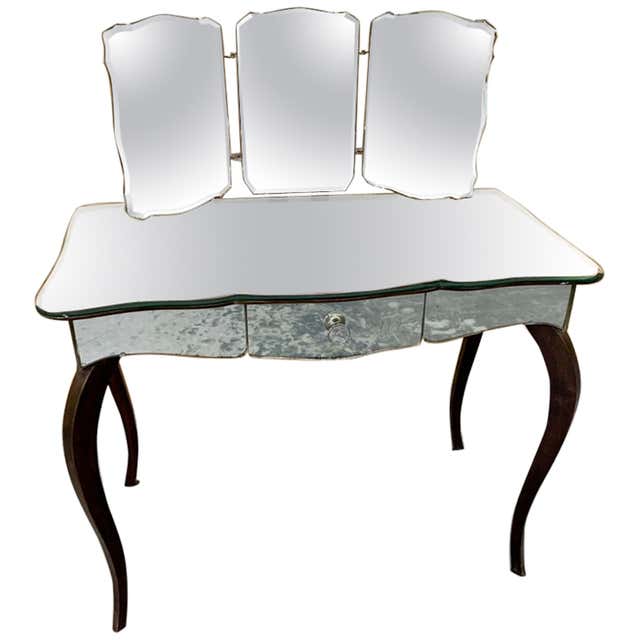 1903 Marvel Bevelled Three Mirror Oak Vanity For Sale at 1stDibs