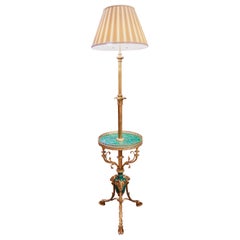 Einer von einer  Paar des 19. Jahrhunderts  Louis XVI Stehlampen aus vergoldeter Bronze und Malachit