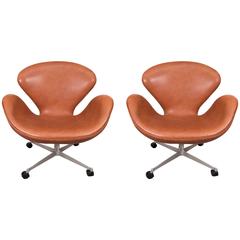 Pair of Arne Jacobsen 'Swan' Chairs for Fritz Hansen