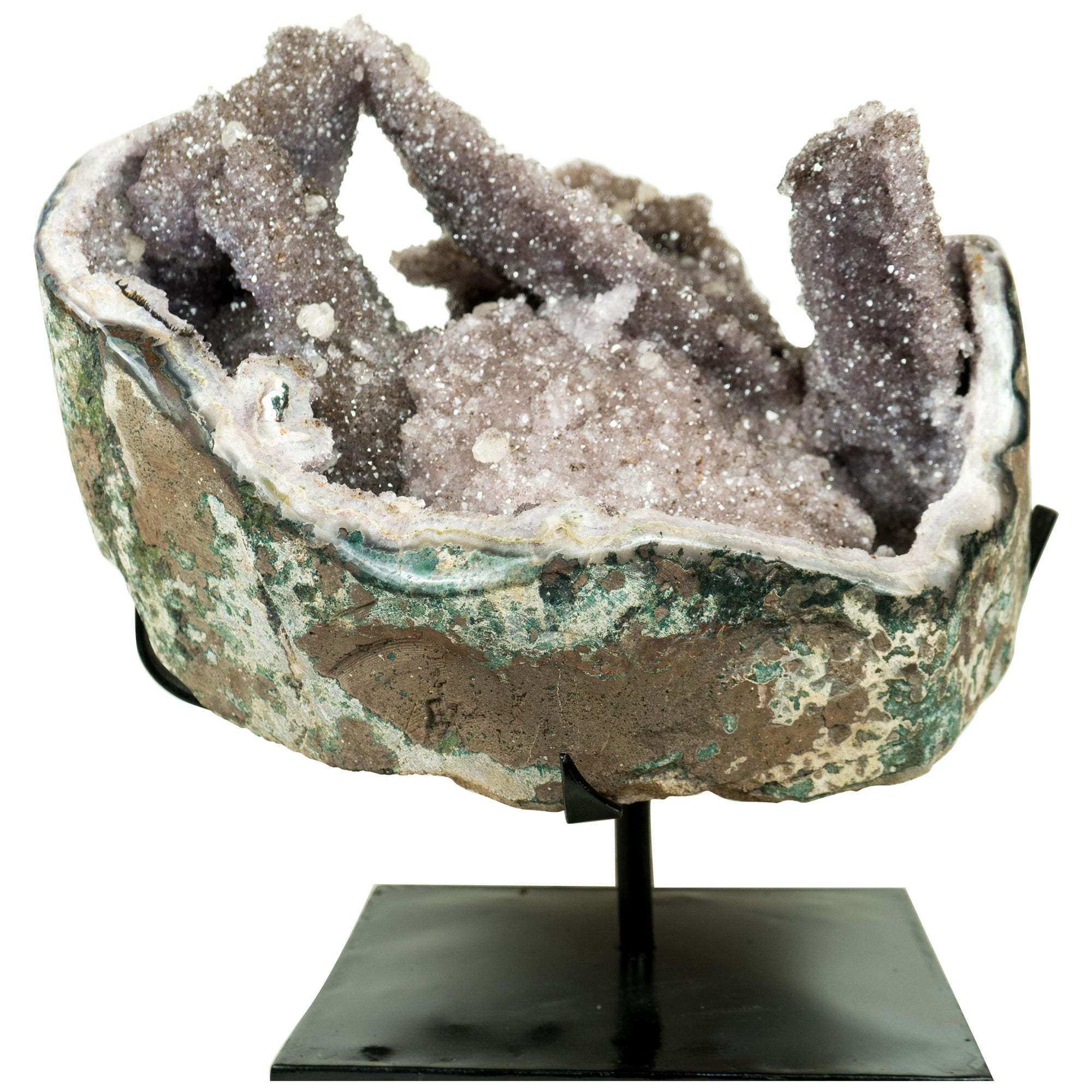 Gran espécimen de amatista, una escultura natural con grandes estalactitas poco comunes