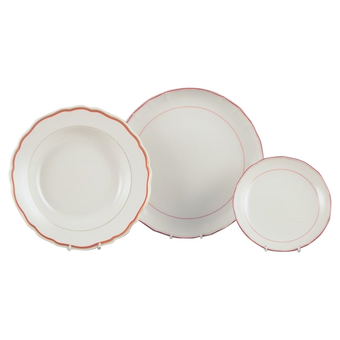 Meissen, Alemania. Juego de porcelana de tres piezas: un cuenco grande y dos platos. en venta
