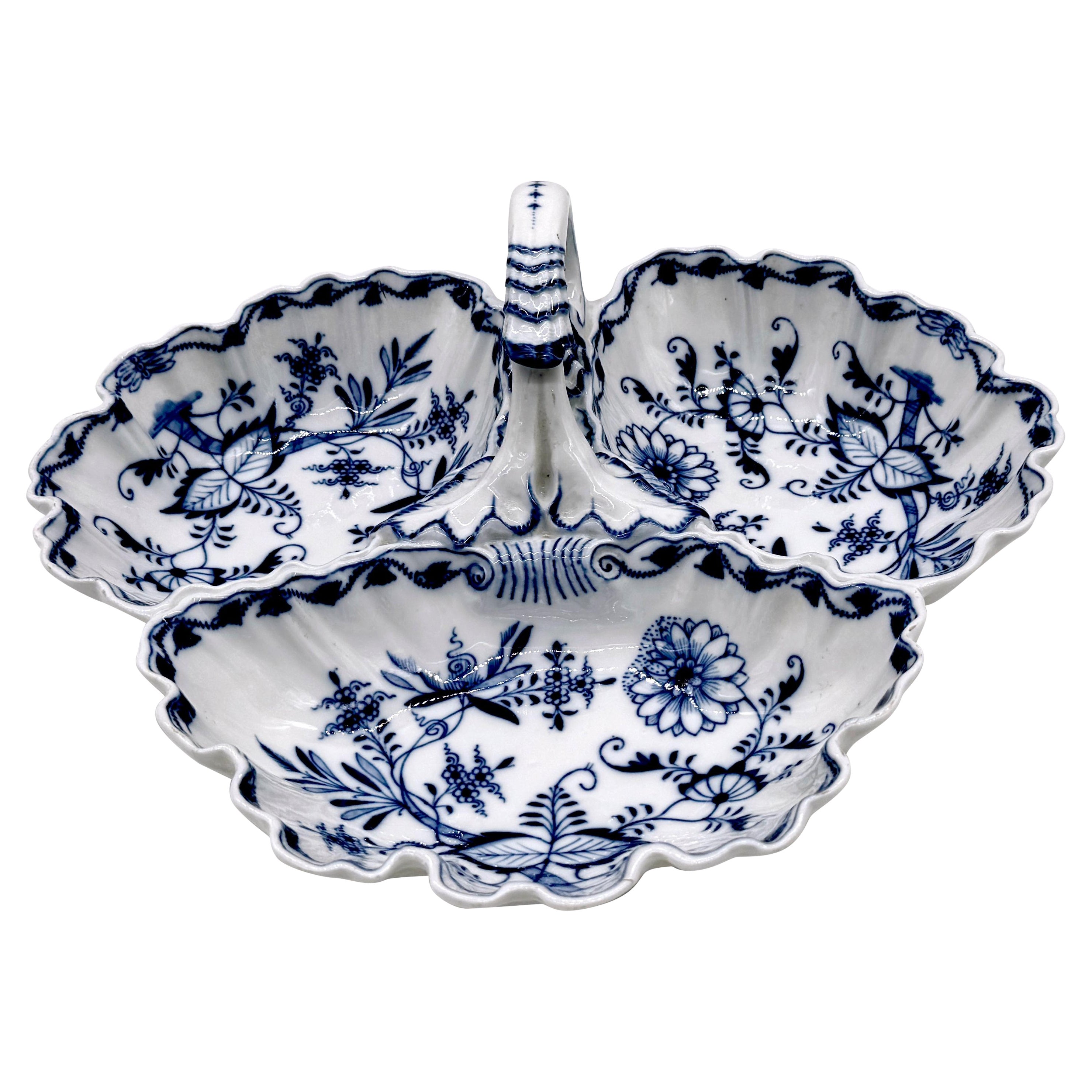 Cebolla azul de Meissen del siglo XIX,  Plato de concha de tres secciones con asa