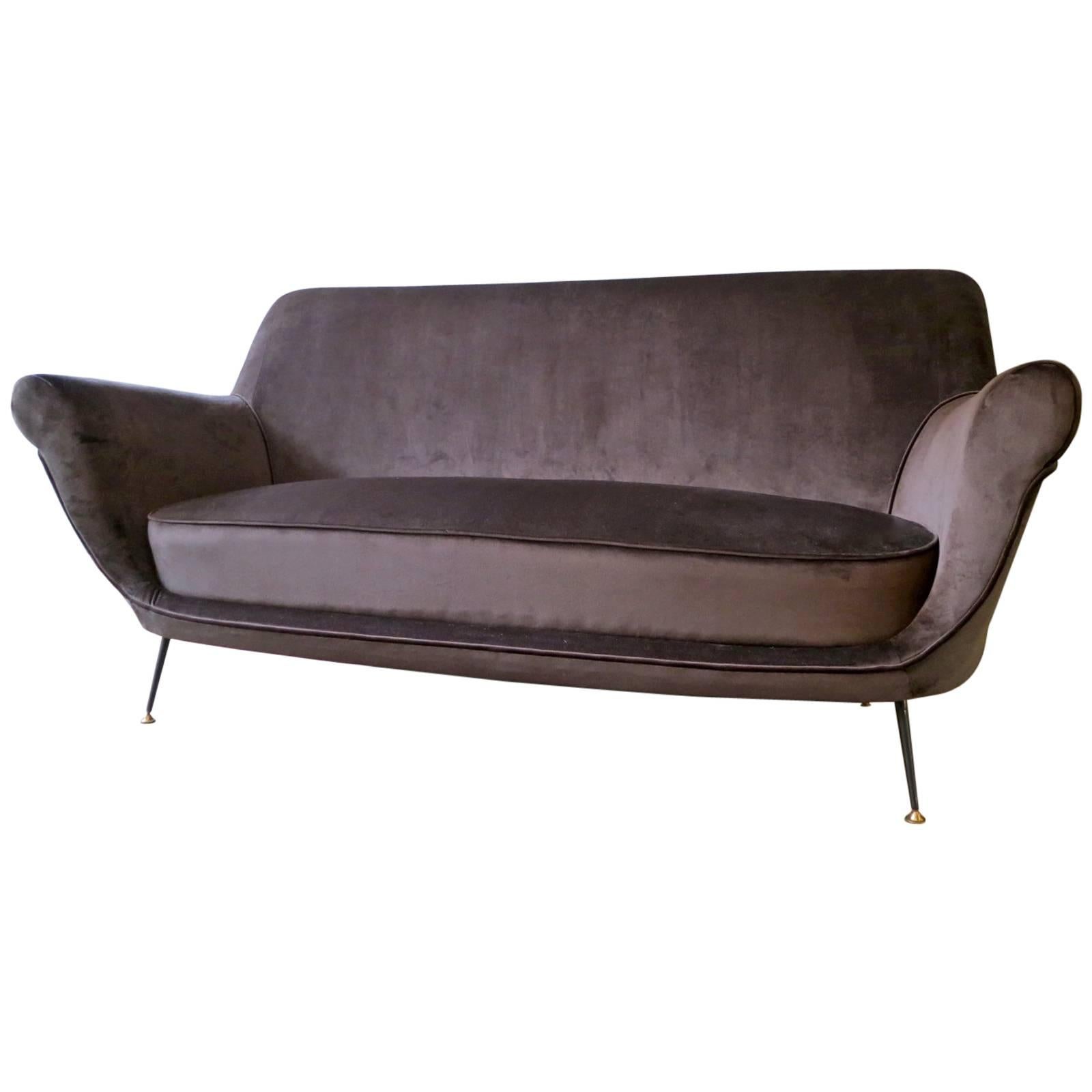 Italian Midcentury Sofa in the Style of Parisi