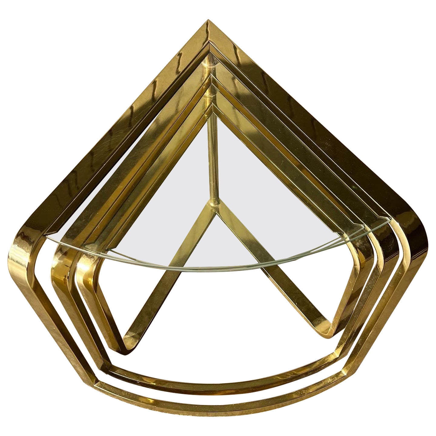 1986 Fächer-Nesting-Tisch von DIA (Design Institute America) aus Glas und Messing mit 3 Etagen