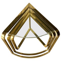1986 Fächer-Nesting-Tisch von DIA (Design Institute America) aus Glas und Messing mit 3 Etagen