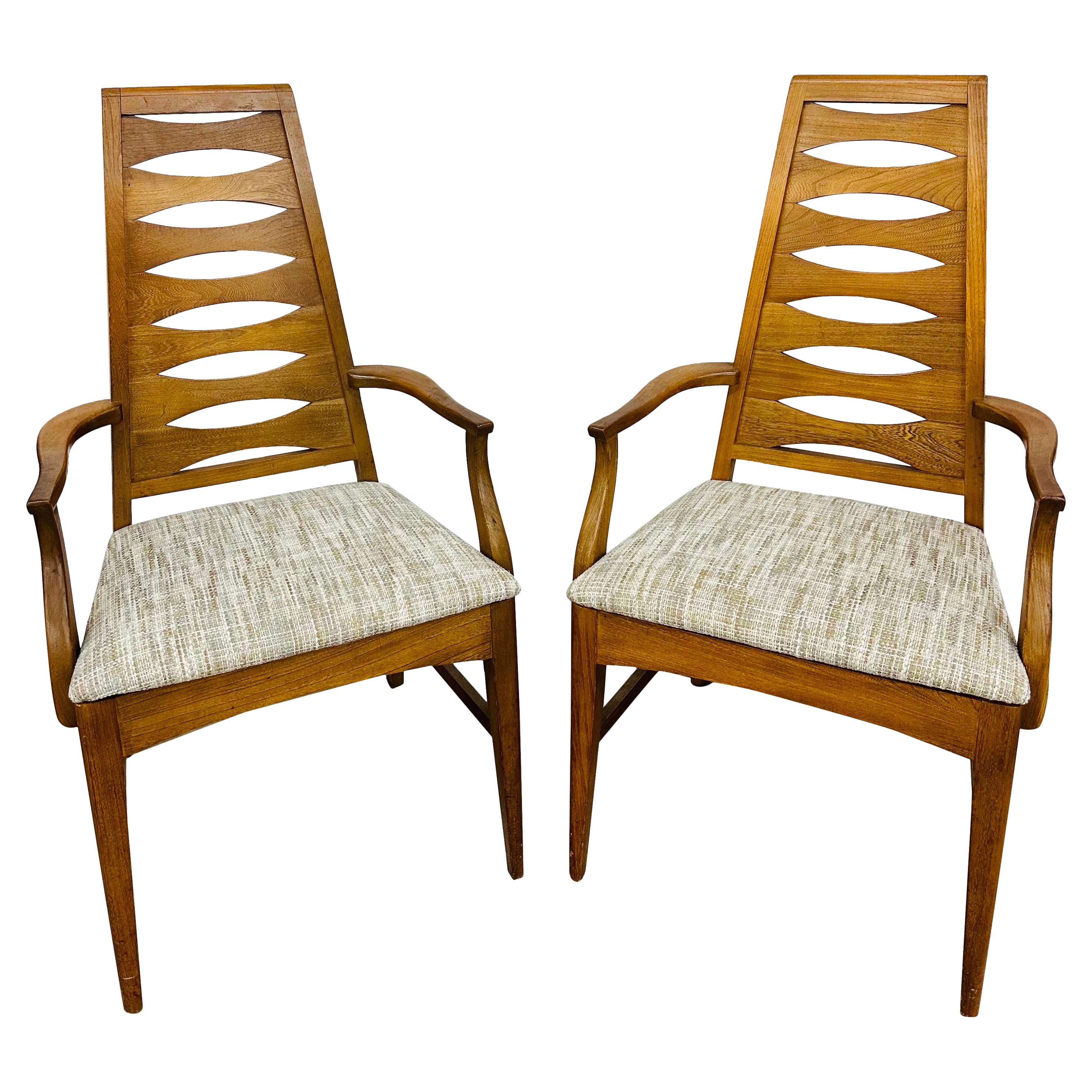 Mid-Century Modern Young Manufacturing Catseye Arm Chairs - Set of 2