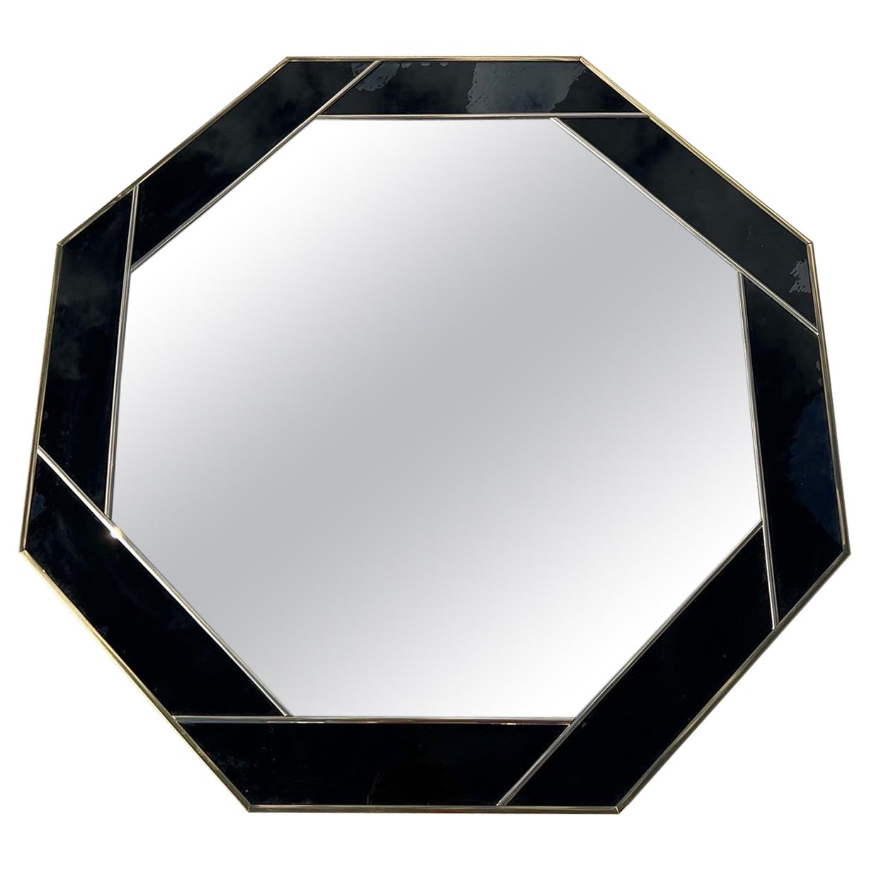 Miroir d'ouverture octogonale avec cadre en laiton acrylique en vente