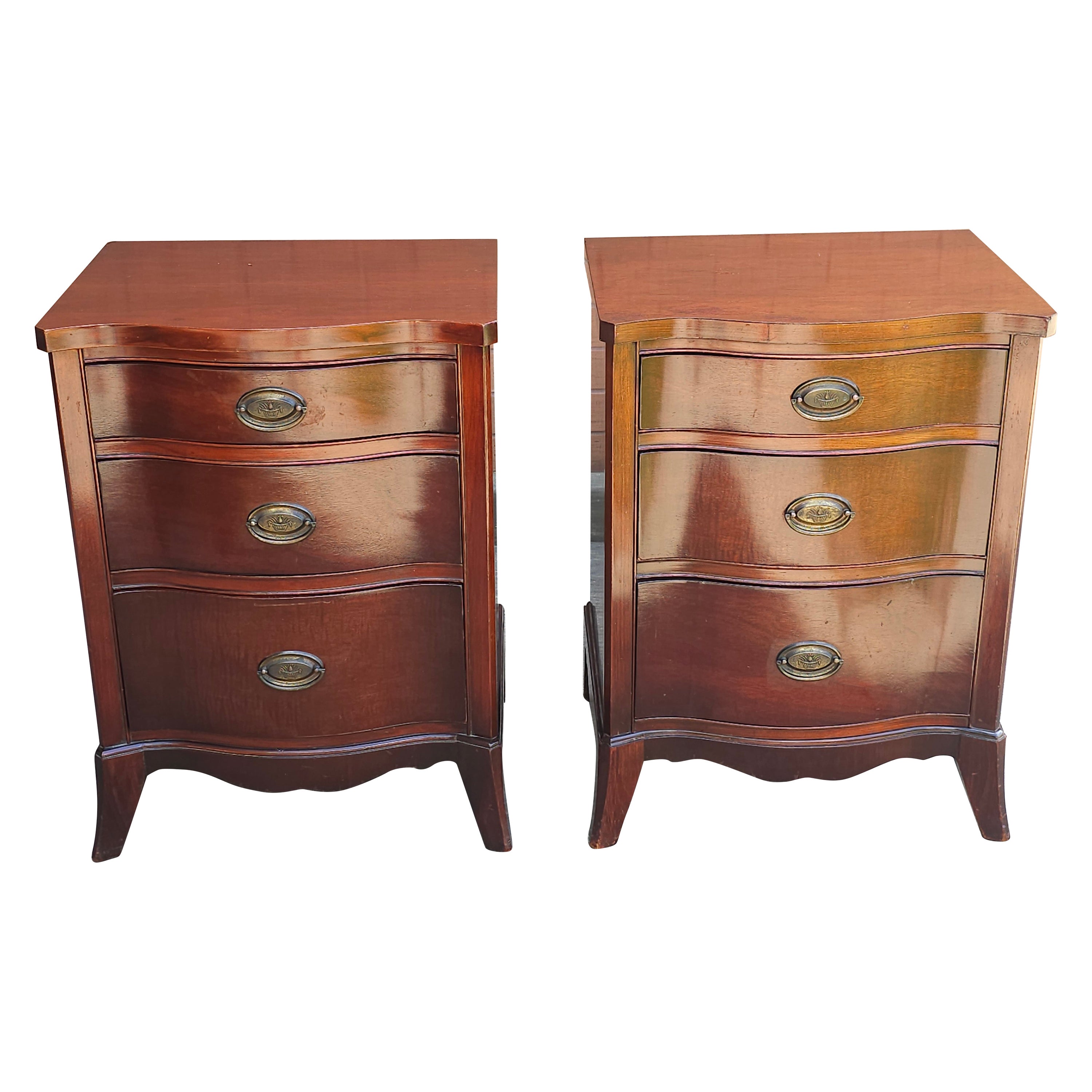Dixie Mid-Century Federal Style Mahogany Bedside Chest of Drawers, Pair