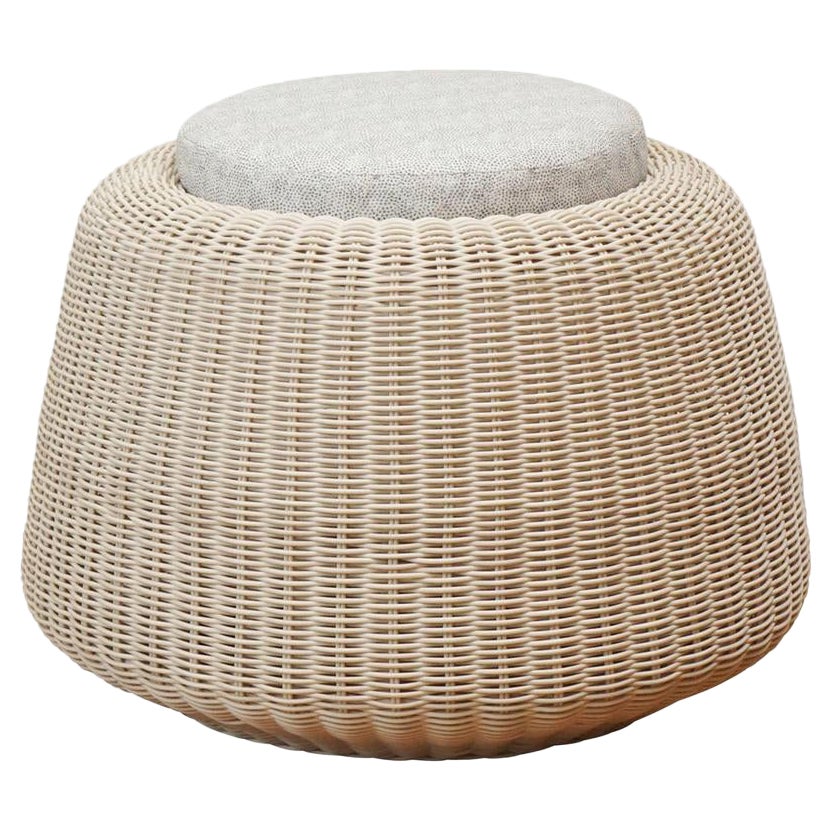 Taburete/Mesa auxiliar de exterior "Esperanza" tejida a medida en blanco