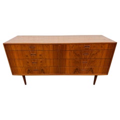 Commode à 8 tiroirs en teck moderne danois du milieu du siècle dernier