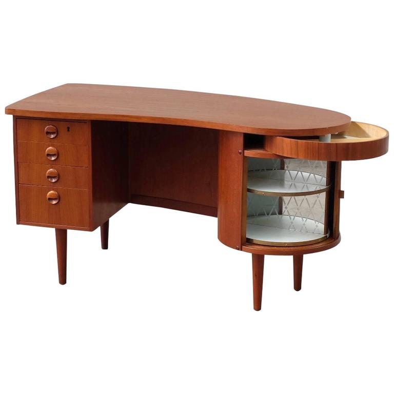 Danish Mid-Century Kidney Desk in Teak at 1stDibs