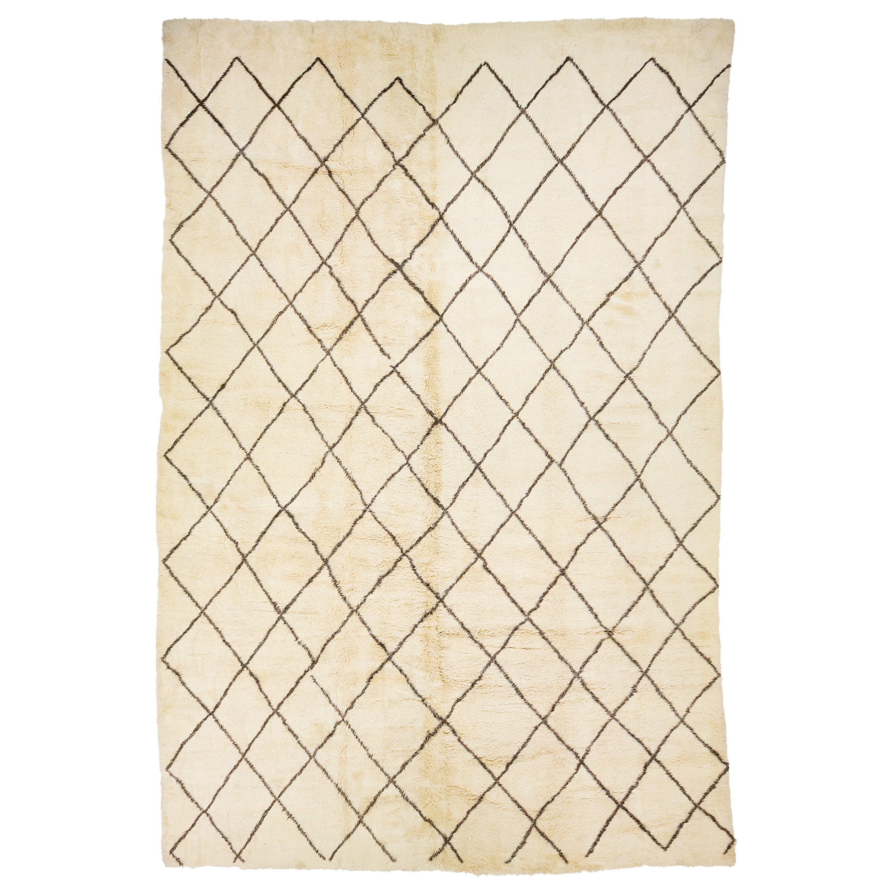 Tappeto in lana oversize in stile marocchino contemporaneo avorio con design geometrico